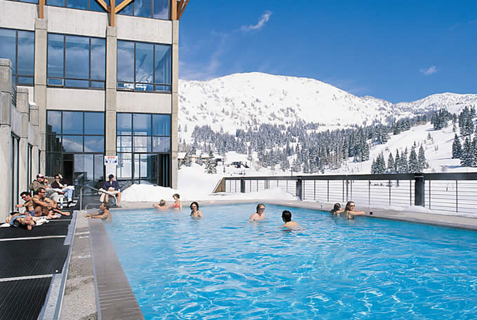 4 Luxury Resorts for Spring Skiing