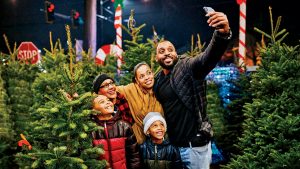 Holiday Traditions to Celebrate with Family This Year